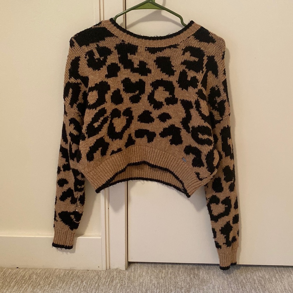 Hollister Cheetah Print Cropped Sweater